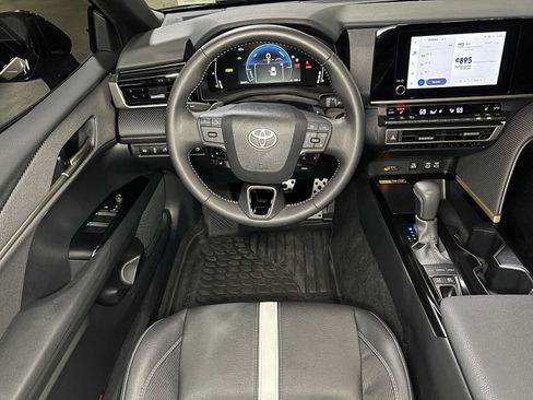 Used 2025 Toyota Camry SE w/ Convenience Package AWD/4WD image 42