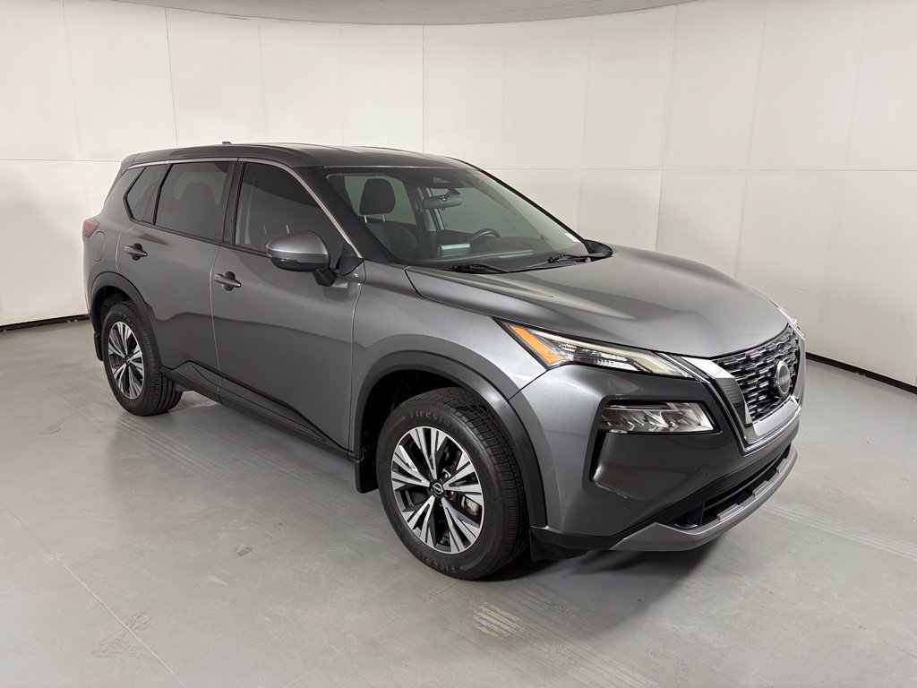 Used 2022 Nissan Rogue SV FWD image 2