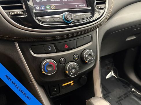 Used 2022 Chevrolet Trax LT w/ LT Convenience Package AWD/4WD image 18