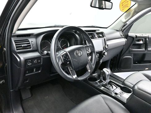Used 2021 Toyota 4Runner TRD Off-Road Premium AWD/4WD image 16