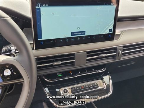 New 2026 Lincoln Corsair Premiere image 14