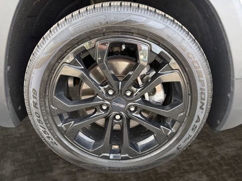 Used 2020 GMC Terrain SLT w/ Preferred Package AWD/4WD image 42