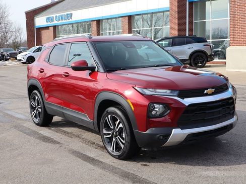 Used 2023 Chevrolet TrailBlazer LT w/ Convenience Package image 2