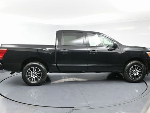 Used 2023 Nissan Titan SV image 8