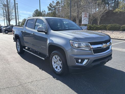 Used 2018 Chevrolet Colorado LT w/ LT Convenience Package image 3