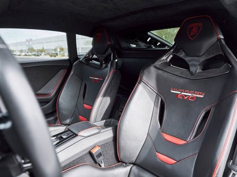 Used 2020 Lamborghini Huracan EVO image 42