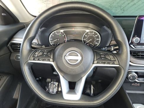 Used 2025 Nissan Altima 2.5 SV FWD image 22