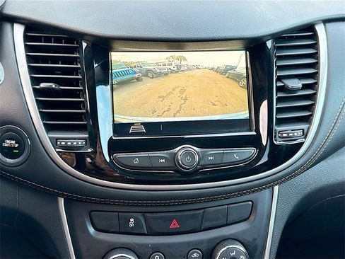 Used 2019 Chevrolet Trax LT w/ LT Convenience Package image 15