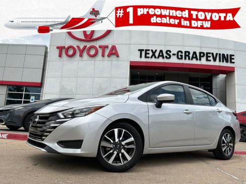 Used 2025 Nissan Versa SV FWD image 1