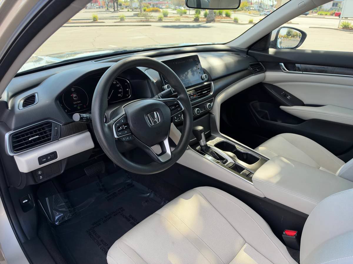 Used 2018 Honda Accord EX image 13