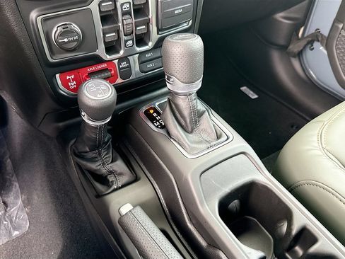 New 2026 Jeep Gladiator Mojave AWD/4WD image 17