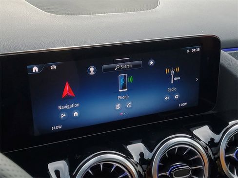 Used 2025 Mercedes-Benz GLA 35 AMG 4MATIC image 25