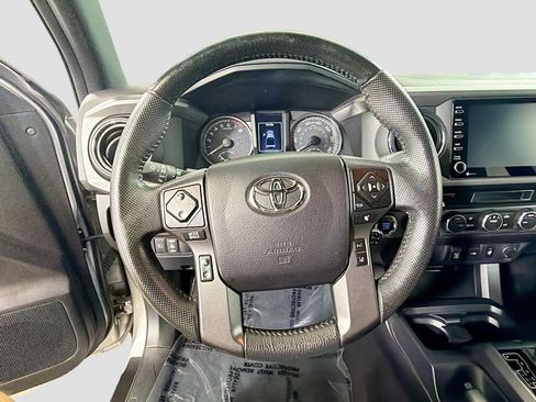Used 2022 Toyota Tacoma TRD Off-Road AWD/4WD image 13