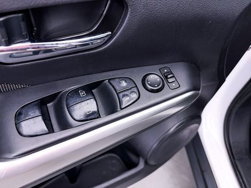 Used 2019 Nissan Kicks SV w/ Exterior Package FWD image 15