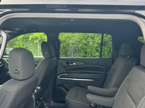 Used 2025 Chevrolet Traverse LT w/ Driver Confidence Package AWD/4WD image 26