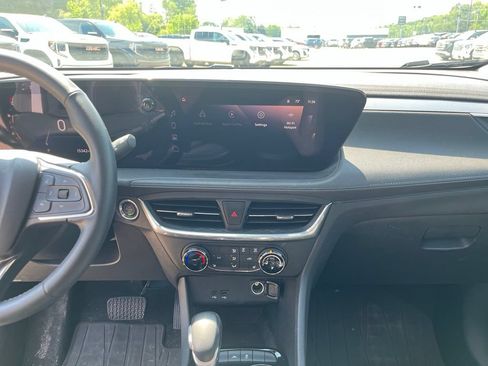 Used 2024 Buick Encore GX Preferred w/ Comfort Package FWD image 24