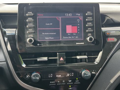 Used 2022 Toyota Camry SE w/ Carpet Mat Package (TMS) image 27