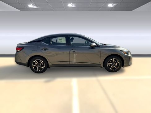 New 2025 Nissan Sentra SV image 7