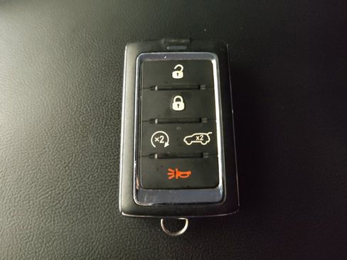 Used 2022 Jeep Grand Cherokee L Limited RWD image 32