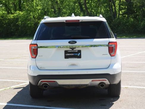 Used 2017 Ford Explorer XLT w/ Equipment Group 202A AWD/4WD image 26