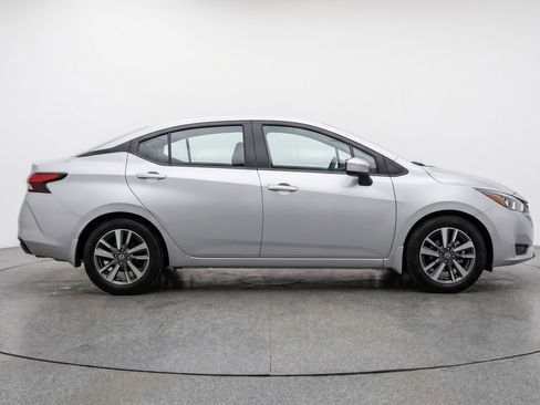 Used 2025 Nissan Versa SV image 11