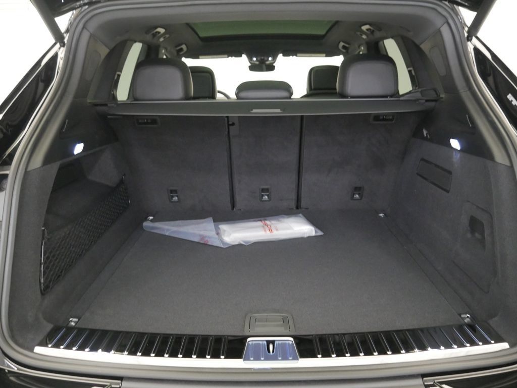 Certified 2026 Porsche Cayenne AWD/4WD image 25
