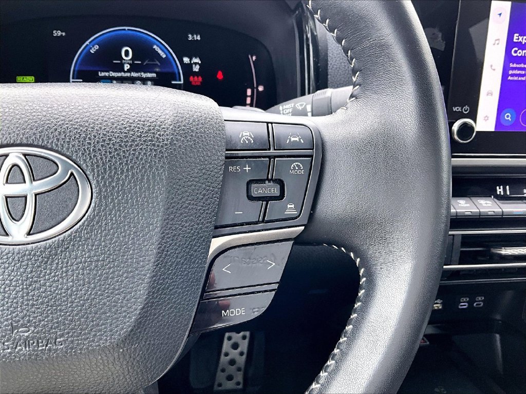 Used 2025 Toyota Camry SE FWD image 24