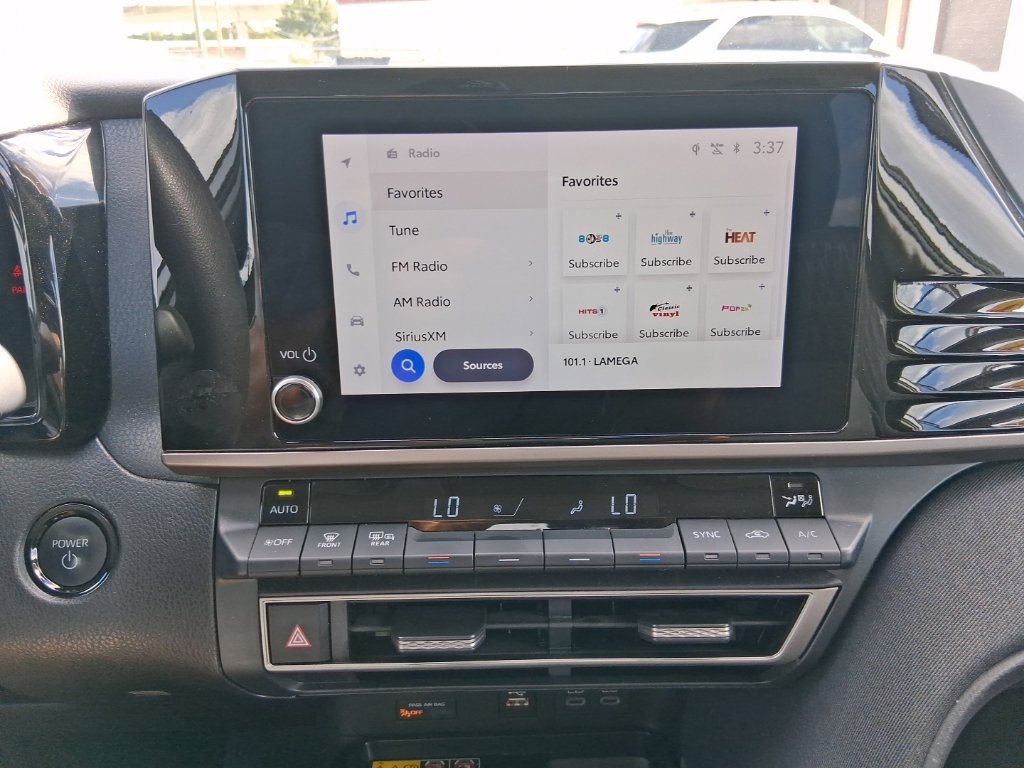 Used 2025 Toyota Camry LE FWD image 24