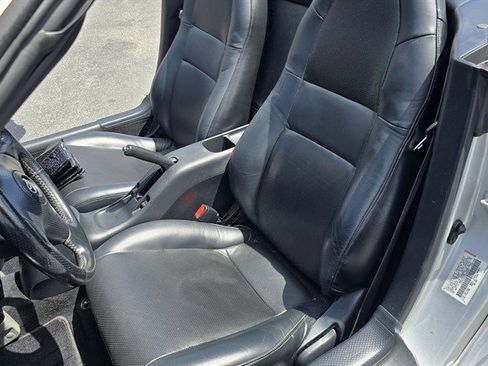 Used 2001 Toyota MR2 image 25