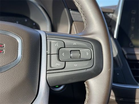 Used 2023 GMC Yukon SLT image 23