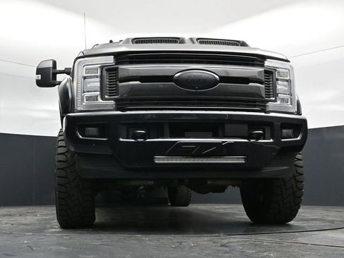 Used 2018 Ford F250 Lariat w/ Lariat Ultimate Package AWD/4WD image 54