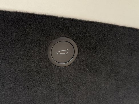 Used 2023 Tesla Model X image 51