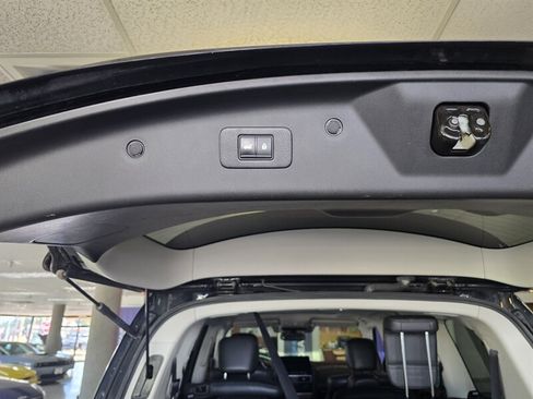 Used 2021 Nissan Armada SL w/ Captain's Chairs Package AWD/4WD image 41