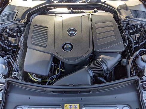 Certified 2025 Mercedes-Benz C 300 4MATIC Sedan image 17