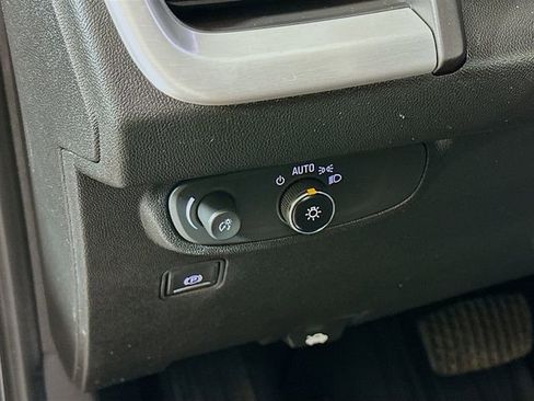 Used 2019 GMC Terrain SLE w/ Driver Convenience Package image 10