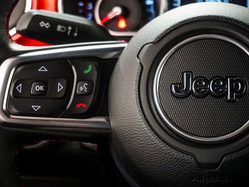 Used 2019 Jeep Wrangler Unlimited Rubicon image 16