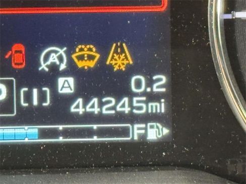 Used 2023 Subaru Crosstrek 2.5i Limited w/ Moonroof Package image 2