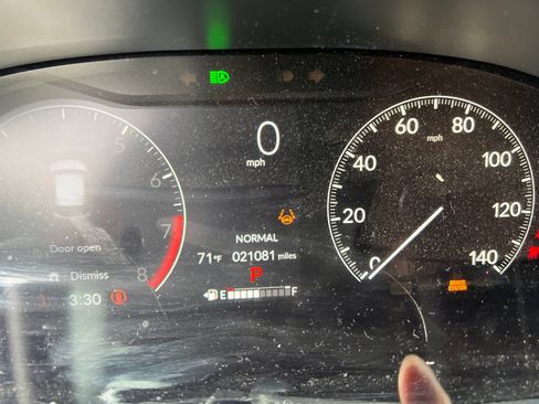 Used 2024 Honda HR-V Sport image 8