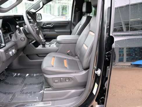Used 2026 GMC Sierra 1500 AT4 w/ AT4 Preferred Package AWD/4WD image 17