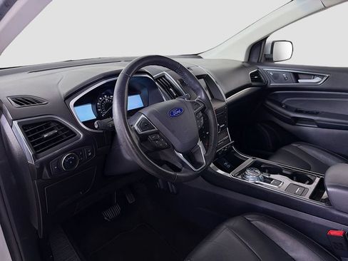 Used 2019 Ford Edge Titanium FWD image 10