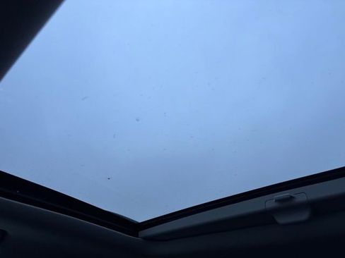 Used 2023 GMC Acadia SLT w/ Elevation Edition image 12