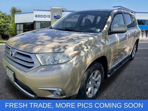 Used 2011 Toyota Highlander SE w/ Tow Pkg AWD/4WD image 1