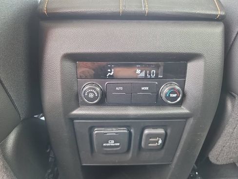 Used 2021 Chevrolet Traverse RS AWD/4WD image 30