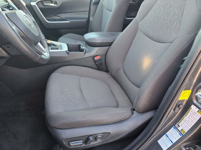 Used 2022 Toyota RAV4 XLE w/ Convenience Package AWD/4WD image 24