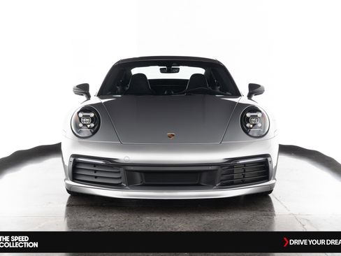 Used 2024 Porsche 911 Carrera T image 3