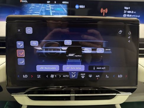 Used 2026 Lincoln Nautilus Reserve AWD/4WD image 17