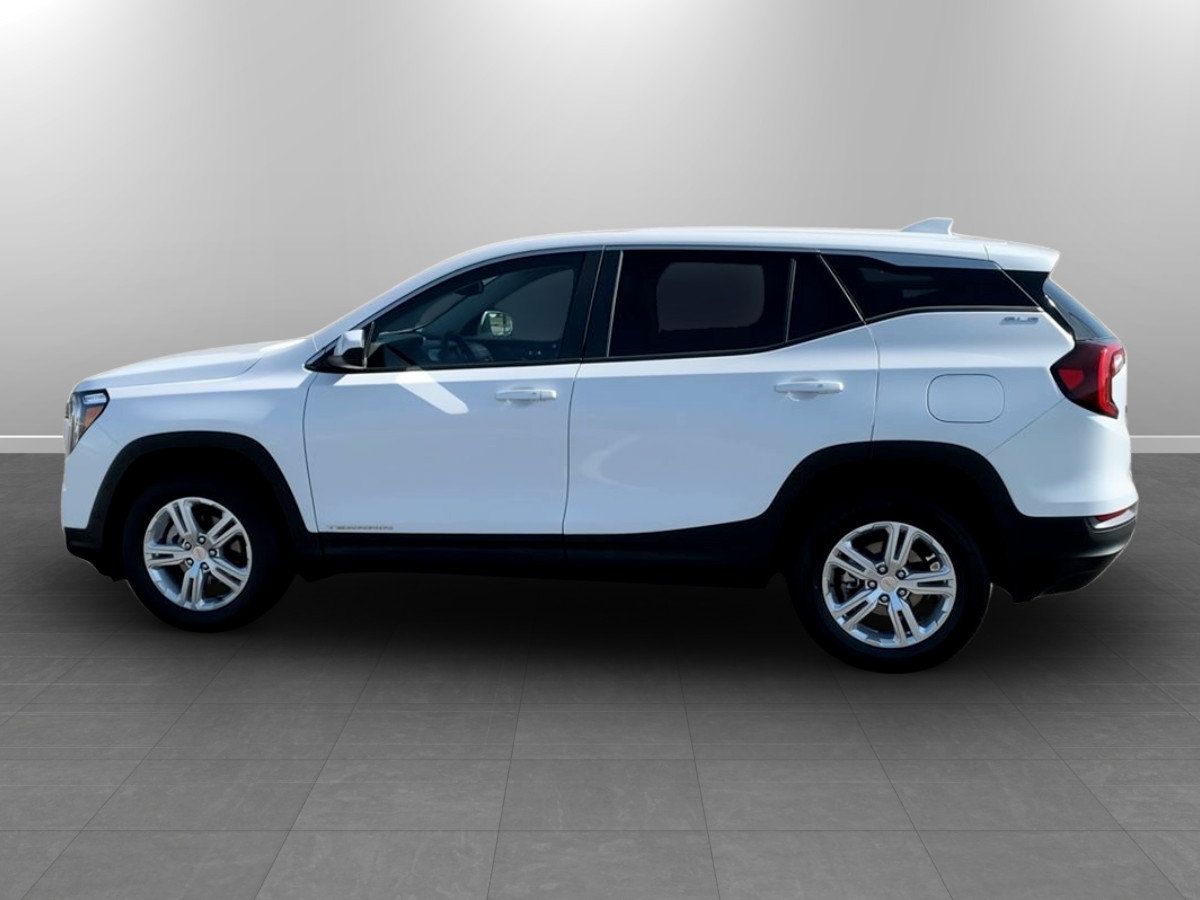 Used 2024 GMC Terrain SLE AWD/4WD image 4