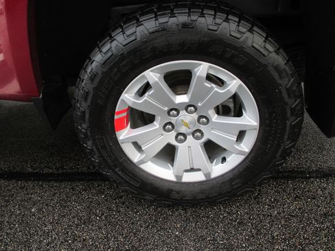 Used 2020 Chevrolet Colorado LT w/ LT Convenience Package image 9