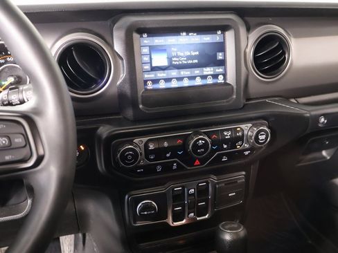 Used 2023 Jeep Wrangler Sport S image 5