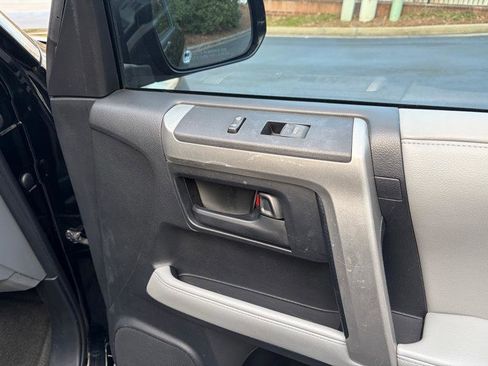 Used 2010 Toyota 4Runner SR5 image 40